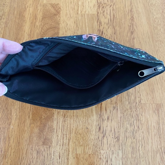 Cosmetic Bag Rabit Design Easter Diabetic Kit Bag Dog Walker Bag (NWOT) - Picture 4 of 6